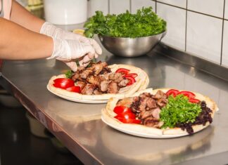 Ile kosztuje kebab nad morzem?