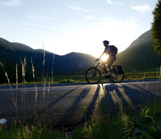 Bikepacking 2.0: Jak zaplanować pierwszą wiosenną wyprawę z rowerem elektrycznym? Bikepacking 2.0